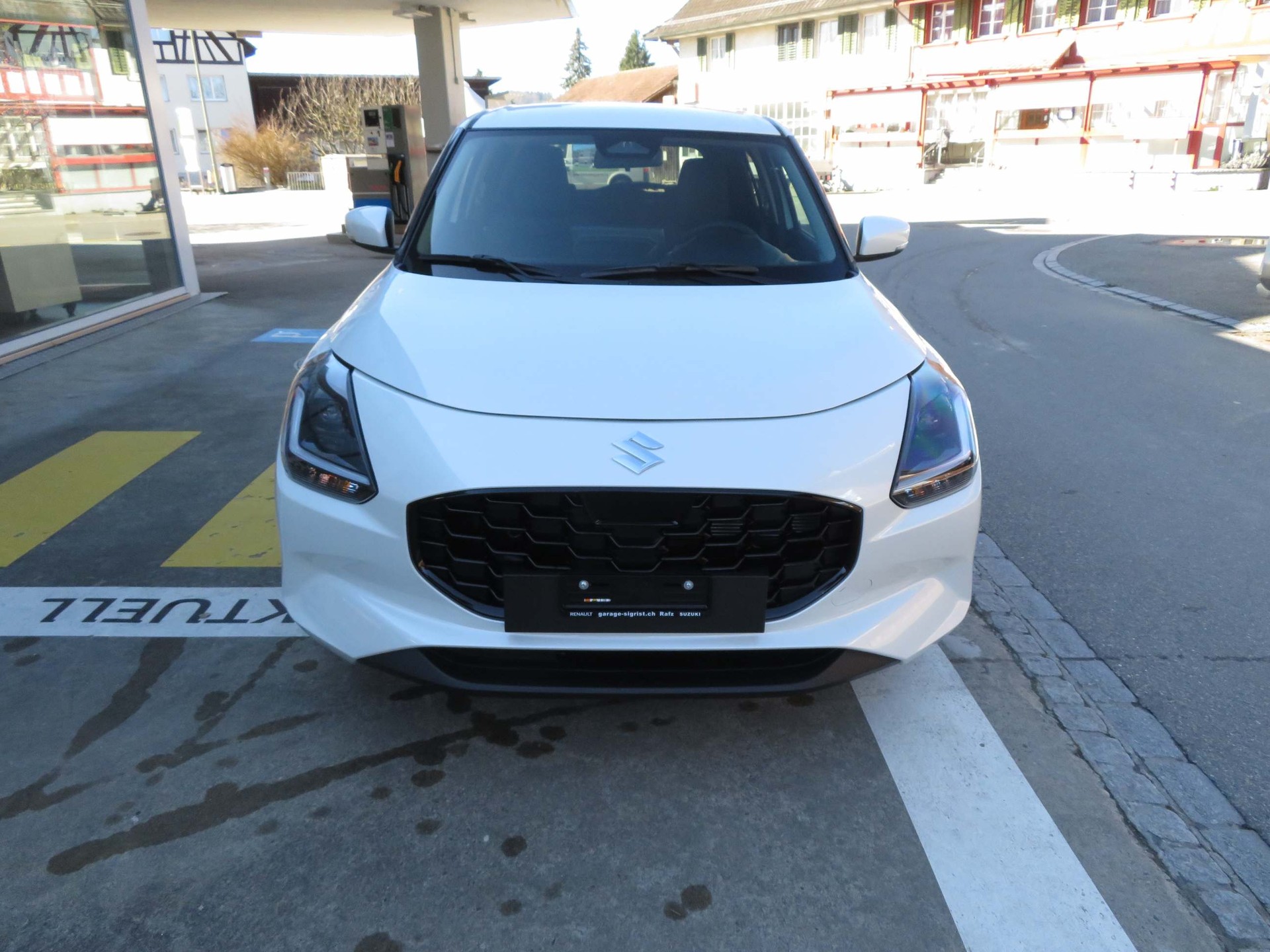 SUZUKI Swift 1.2 Sakura Top Hybrid-showroom-element-2