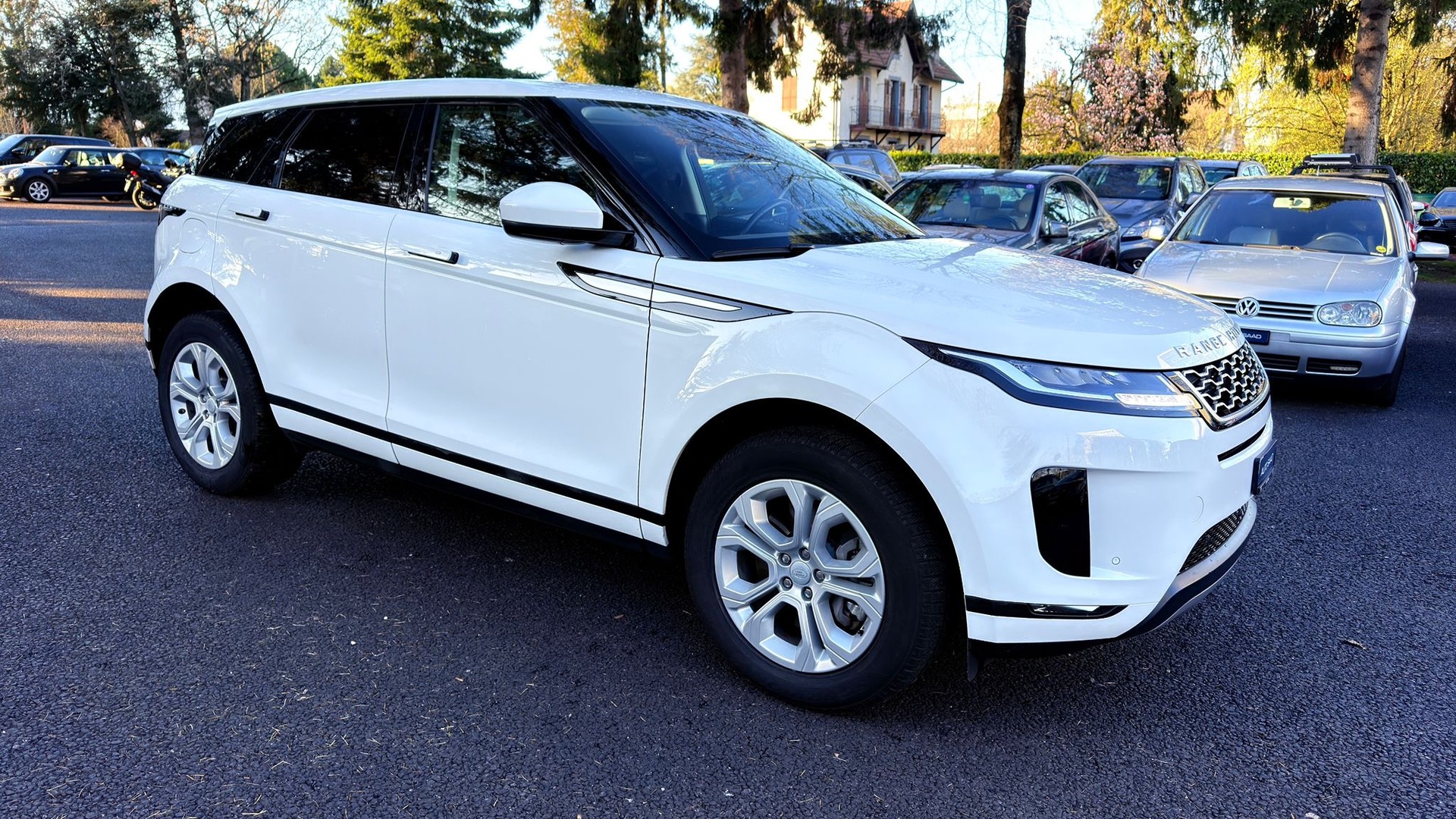 LAND ROVER Range Rover Evoque D 150 SE AT9-image-1