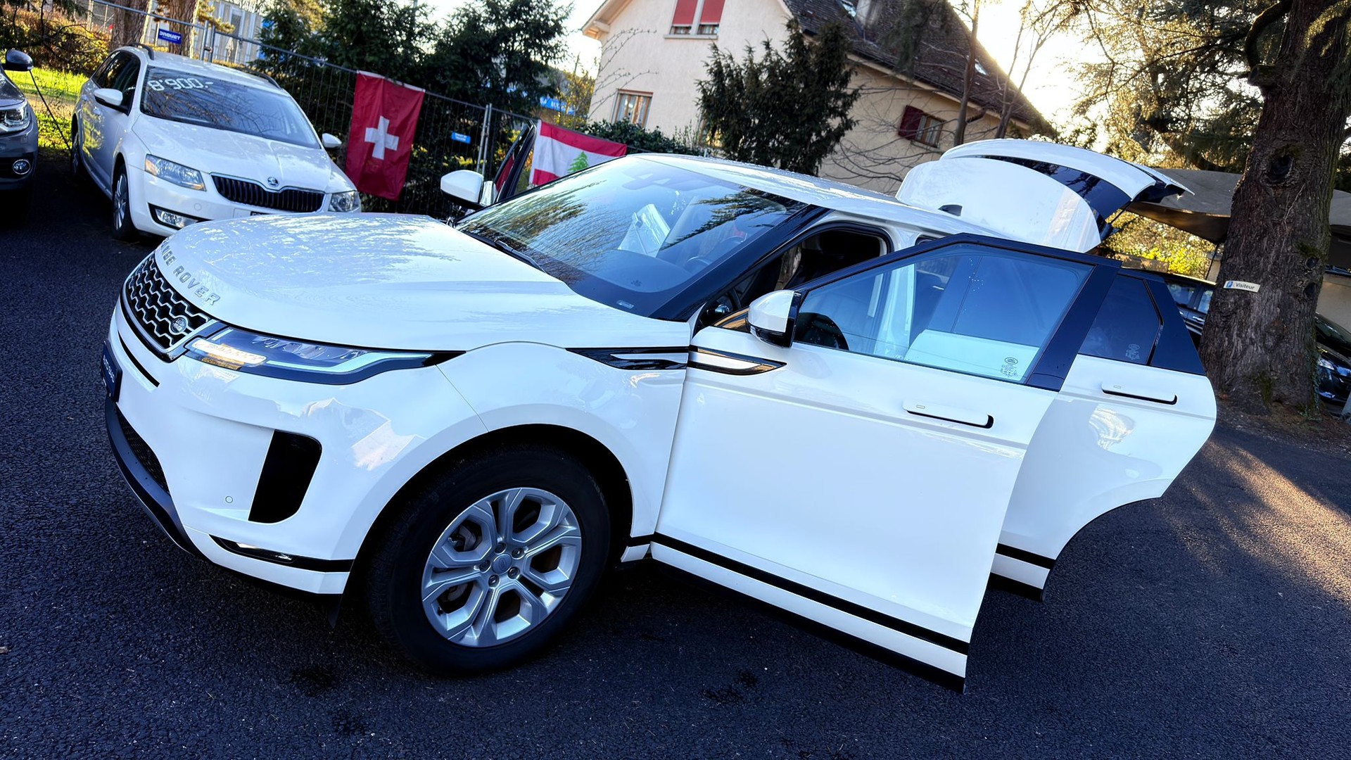 LAND ROVER Range Rover Evoque D 150 SE AT9-image-14