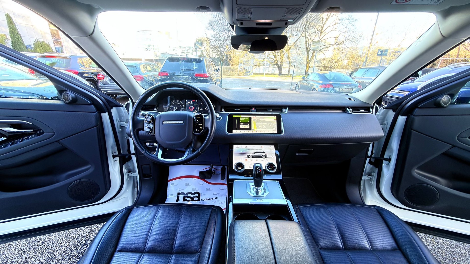 LAND ROVER Range Rover Evoque D 150 SE AT9-image-8
