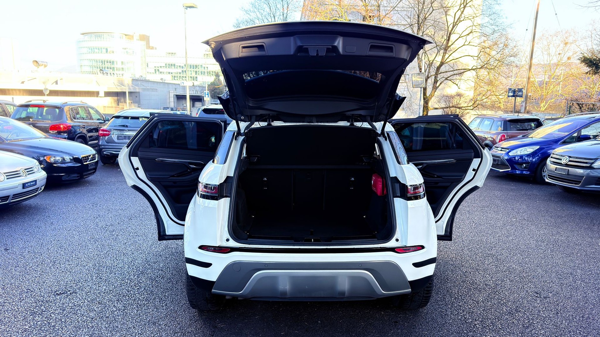 LAND ROVER Range Rover Evoque D 150 SE AT9-image-6