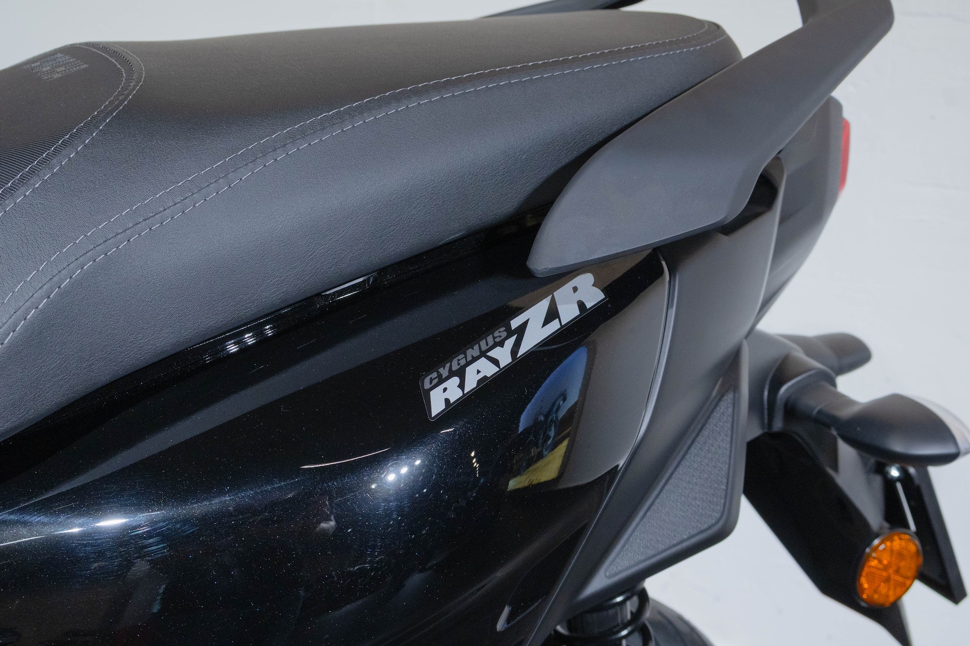 YAMAHA RayZR-image-15