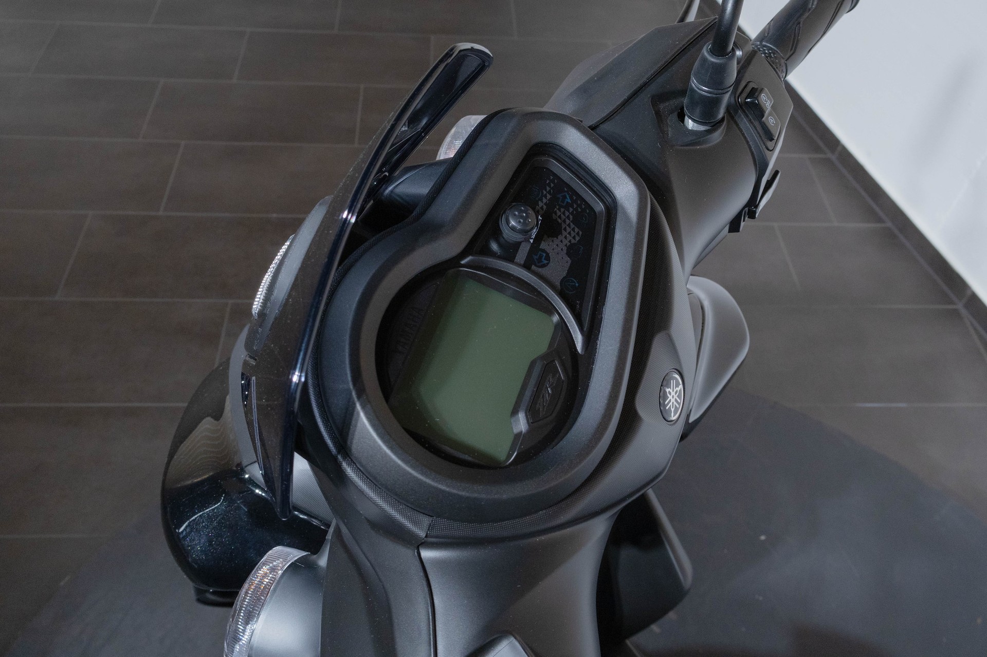 YAMAHA RayZR-image-8