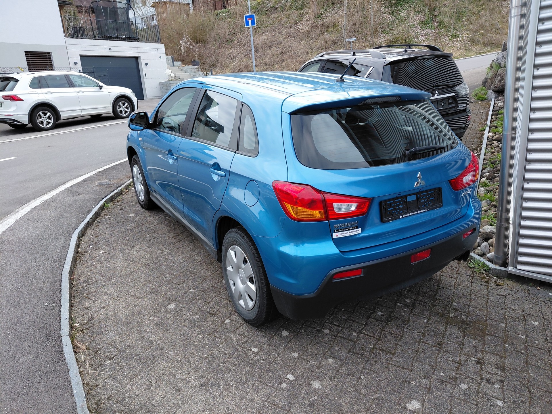 MITSUBISHI ASX 1.8 DID Inform 4WD-image-2