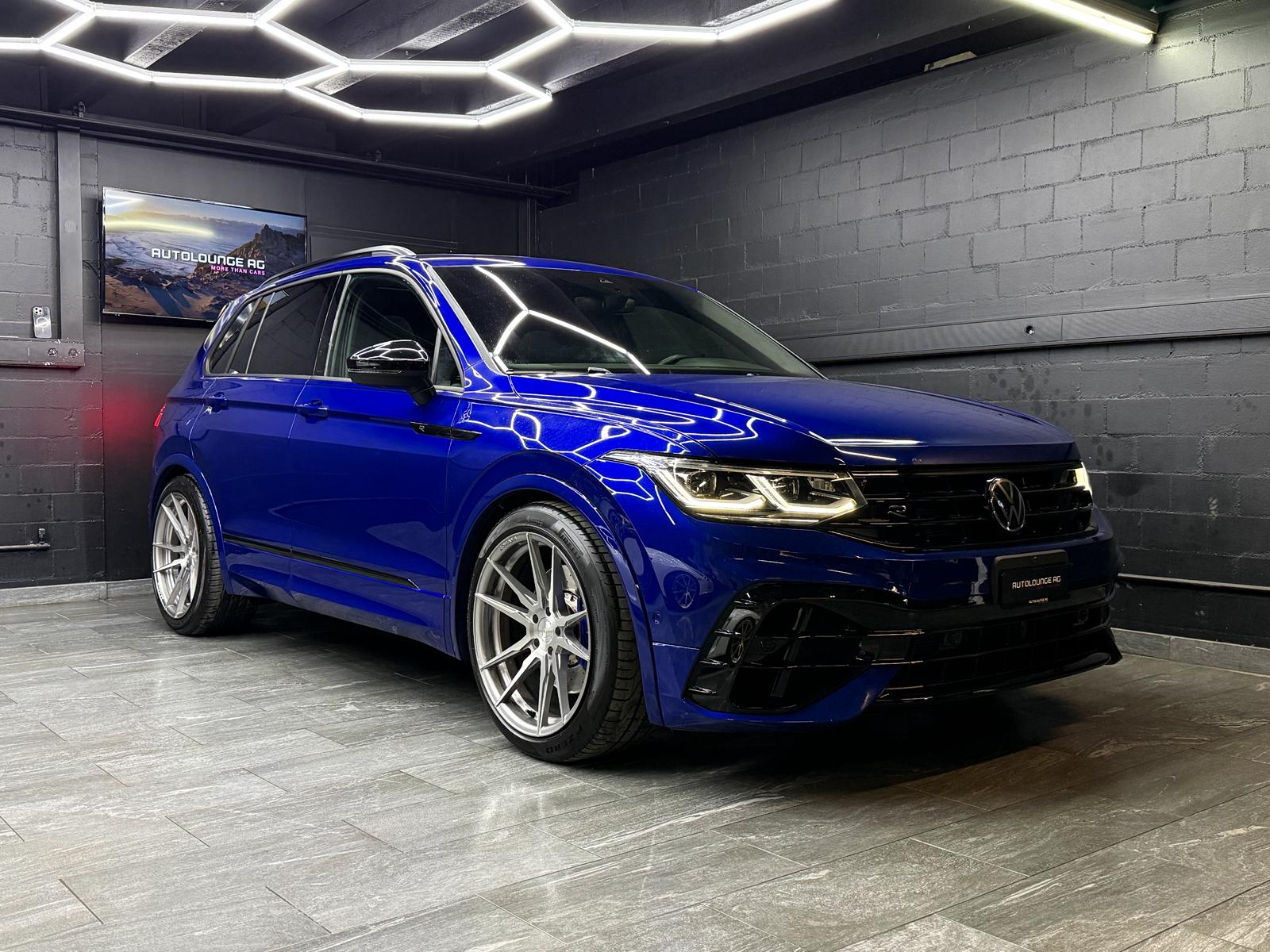 VW Tiguan 2.0TSI R 4Motion DSG *AKRAPOVIC*-image-1