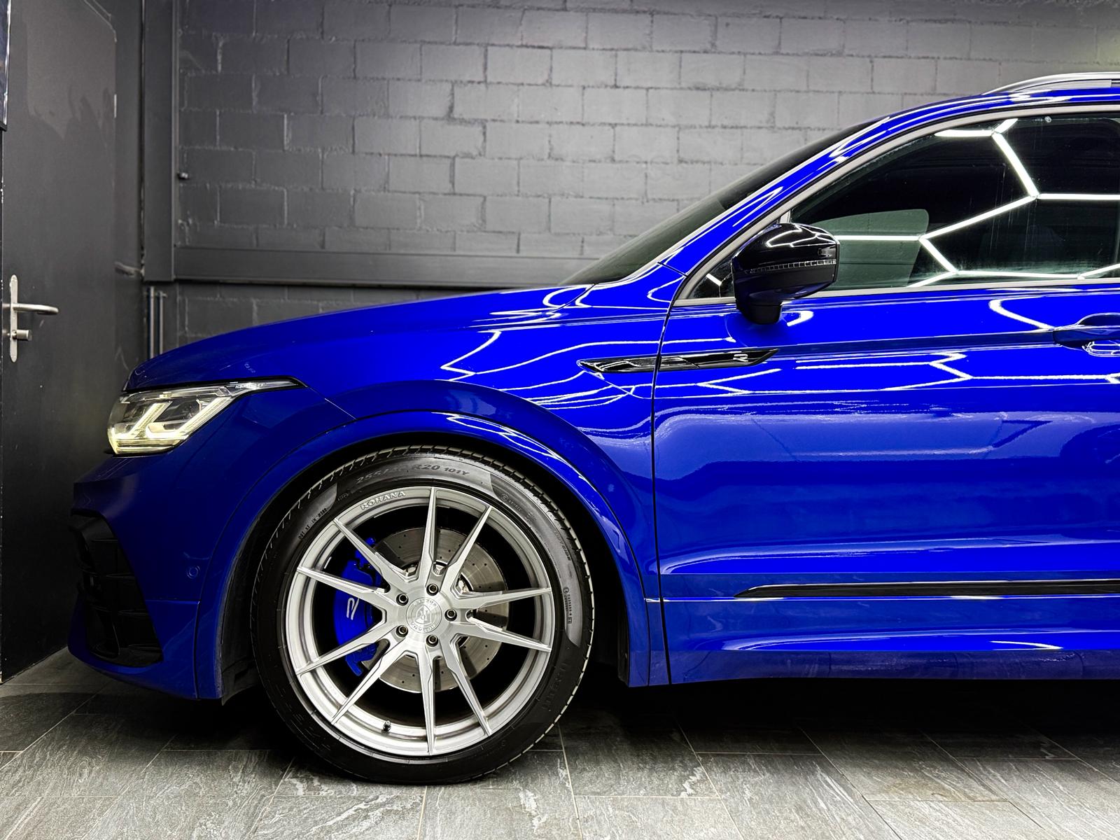 VW Tiguan 2.0TSI R 4Motion DSG *AKRAPOVIC*-image-5