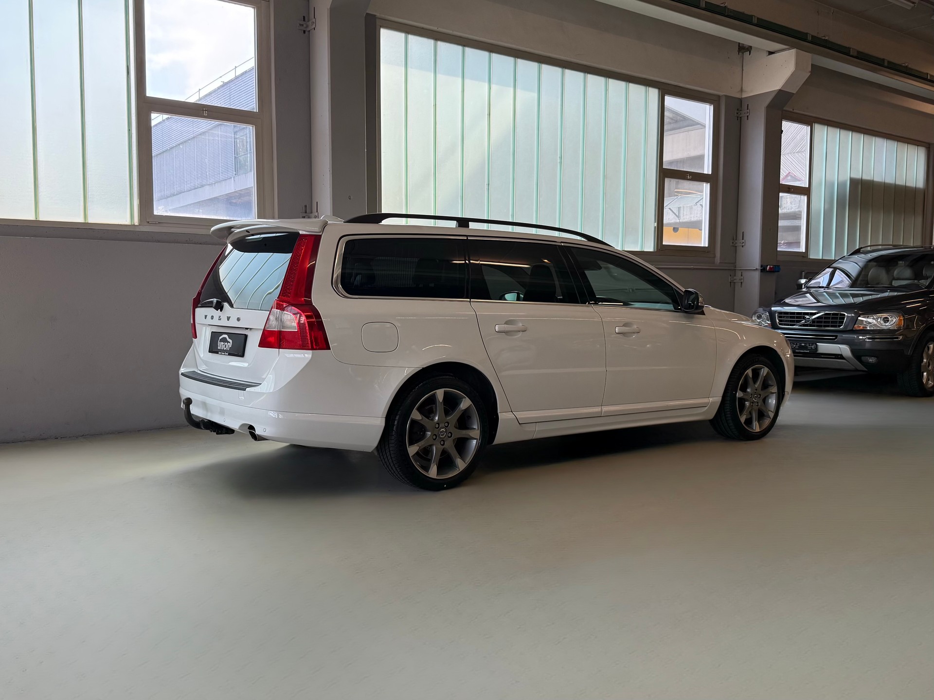 VOLVO V70 D4 AWD Husky Edition Geartronic-image-5