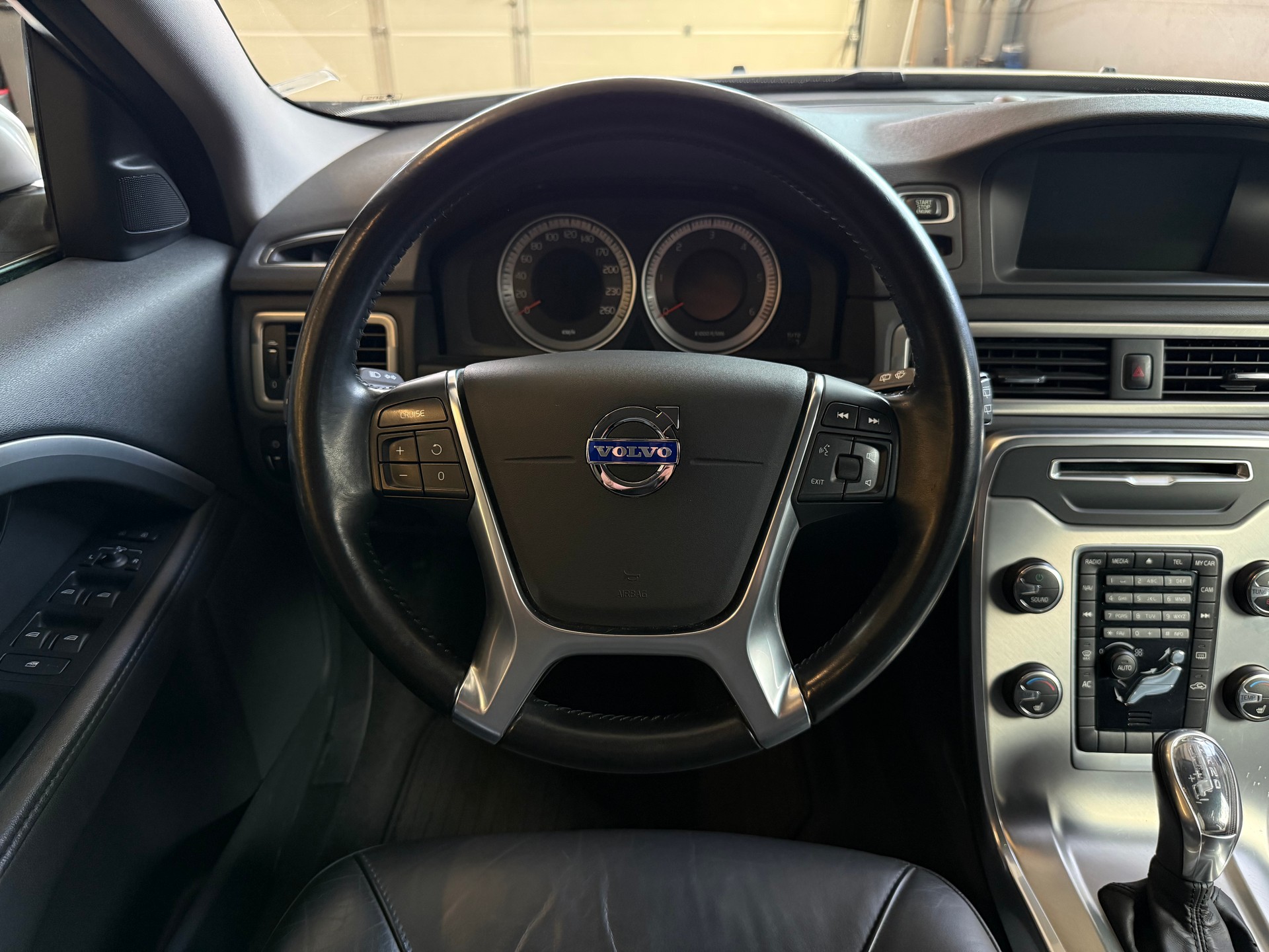 VOLVO V70 D4 AWD Husky Edition Geartronic-image-13