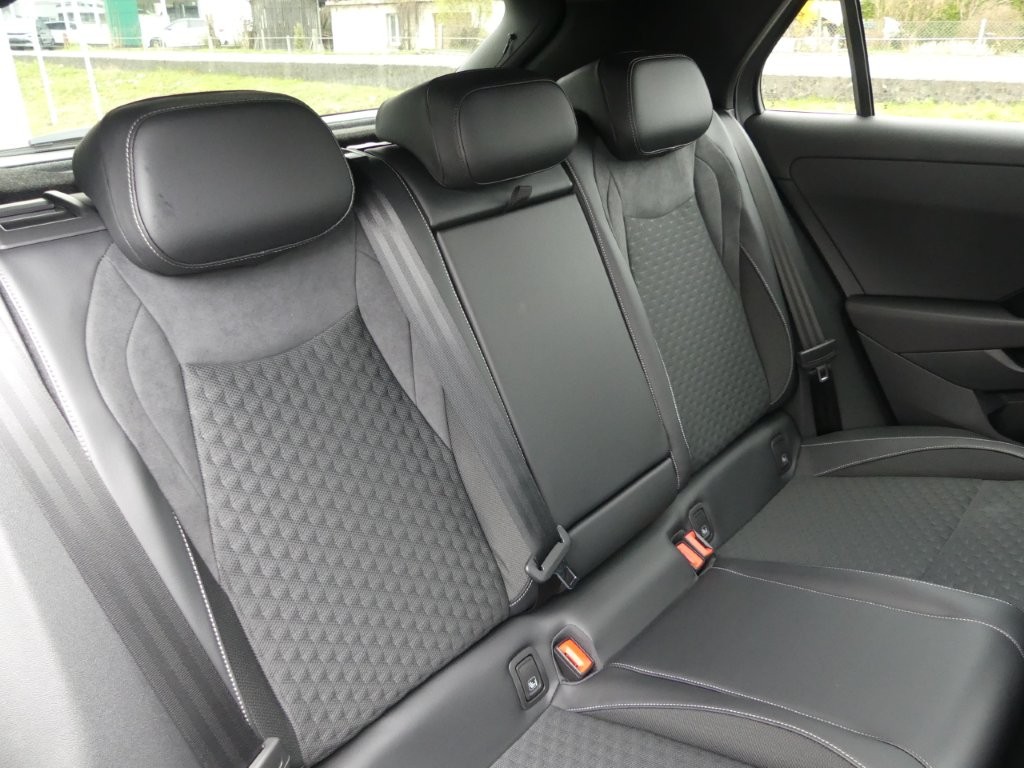 VW T-Roc 1.5 eTSI mHEV R-Line DSG-image-12
