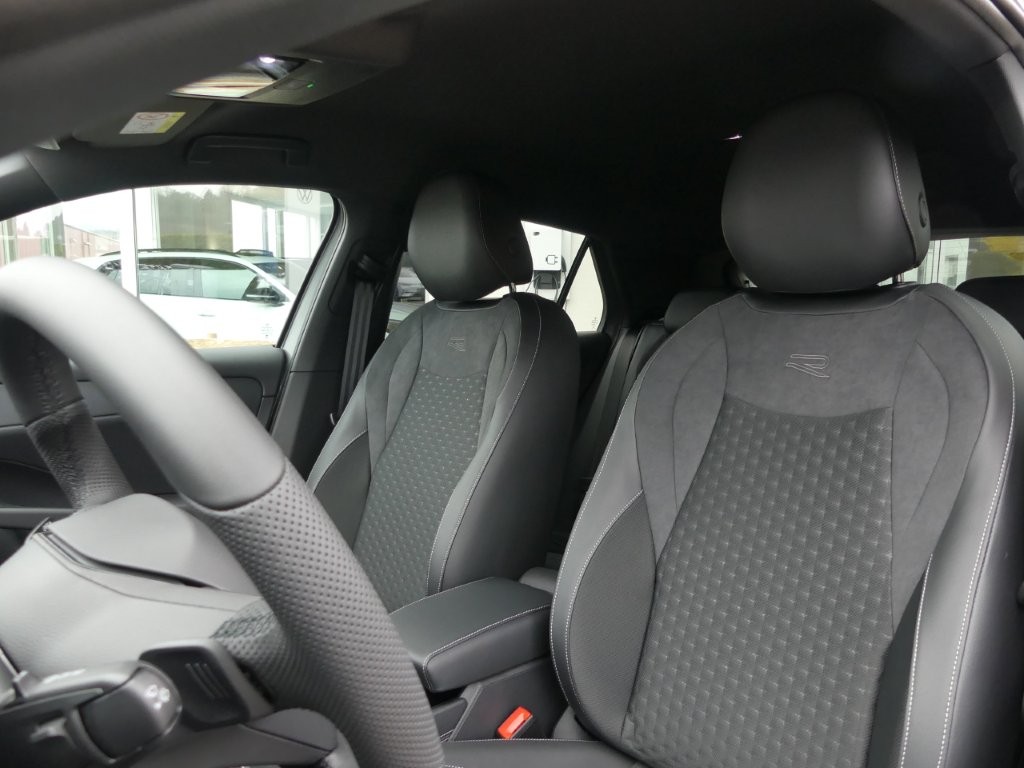 VW T-Roc 1.5 eTSI mHEV R-Line DSG-image-9