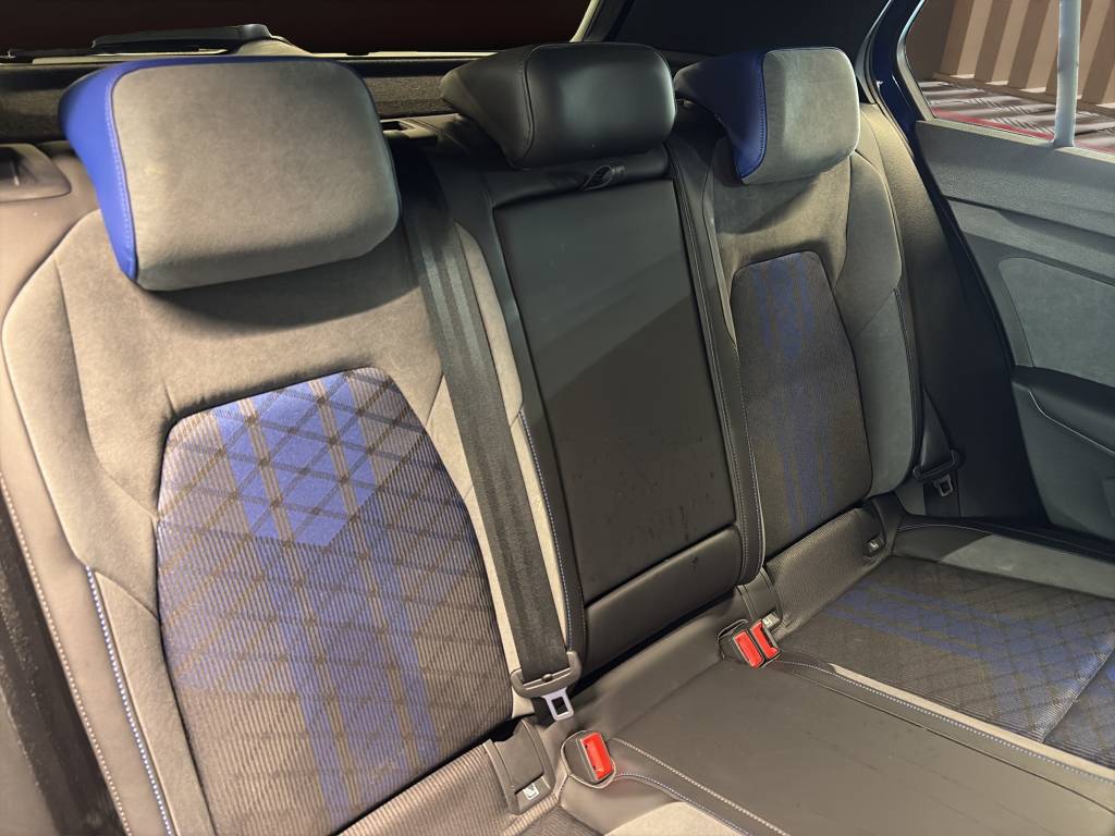 VW Golf 2.0 TSI R DSG 4Motion-image-8