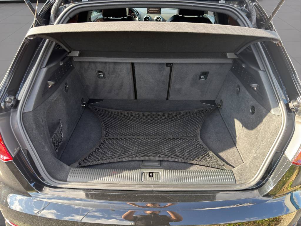 AUDI A3 Sportback 35 TFSI Sport Attraction S-tronic-image-11