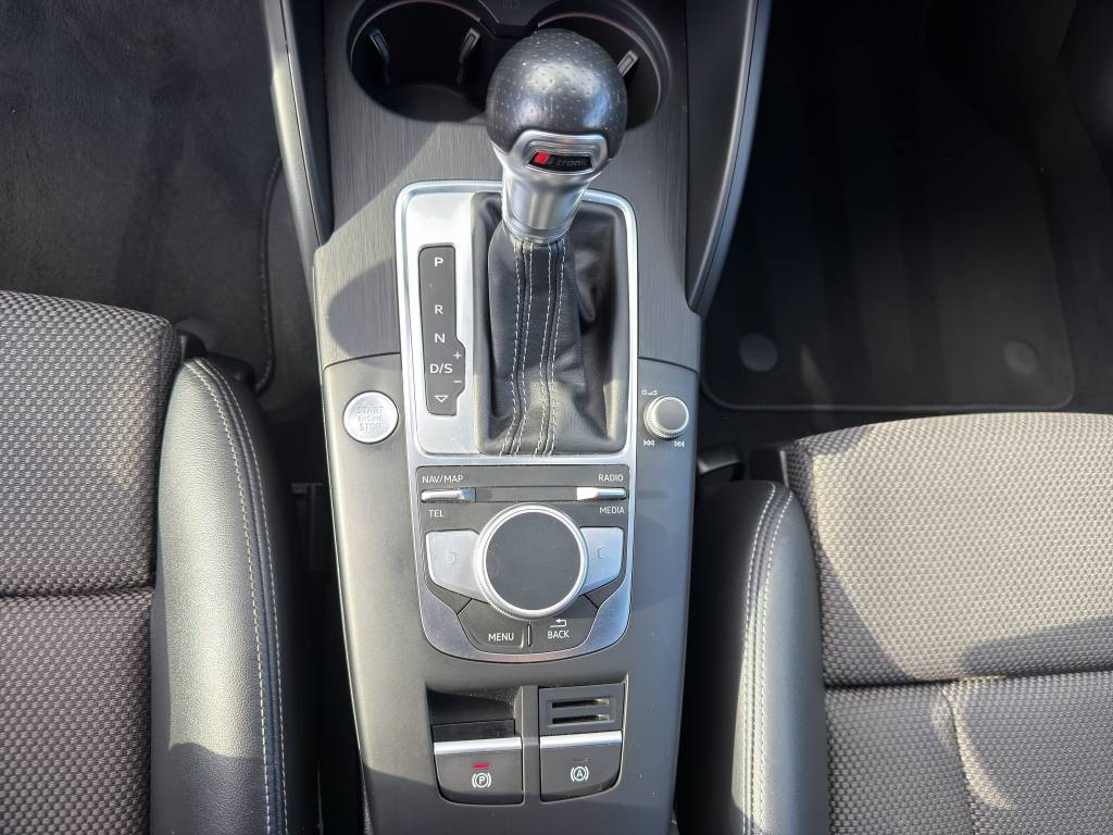 AUDI A3 Sportback 35 TFSI Sport Attraction S-tronic-image-6
