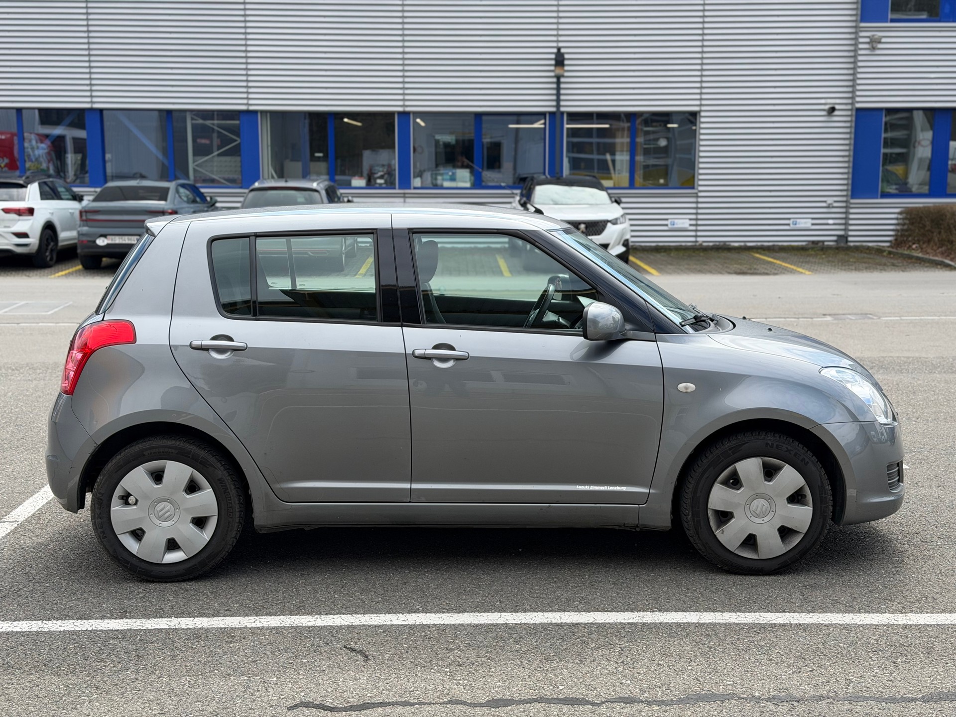 SUZUKI Swift 1.3i 16V GL Top-image-6