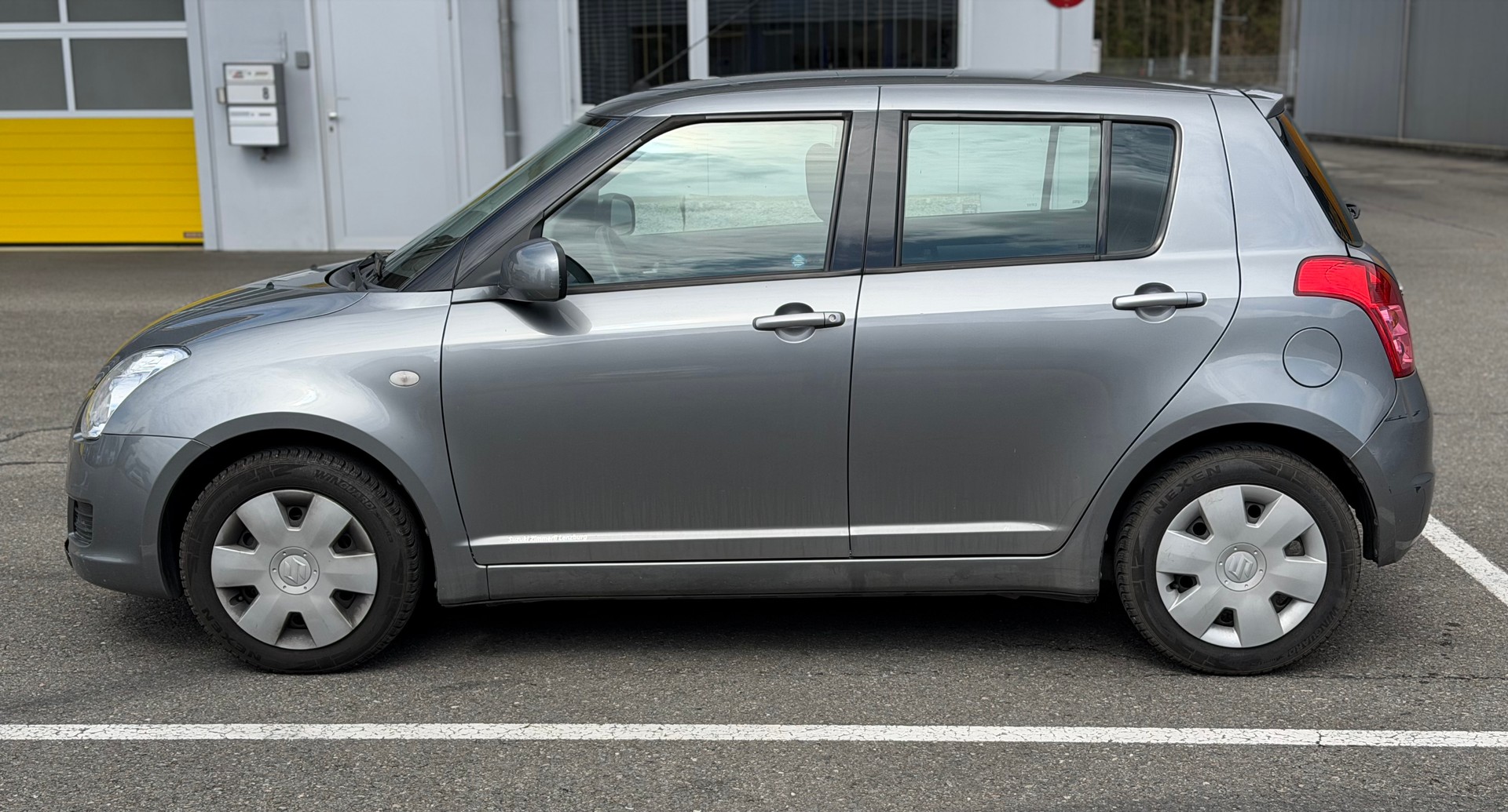 SUZUKI Swift 1.3i 16V GL Top-image-7