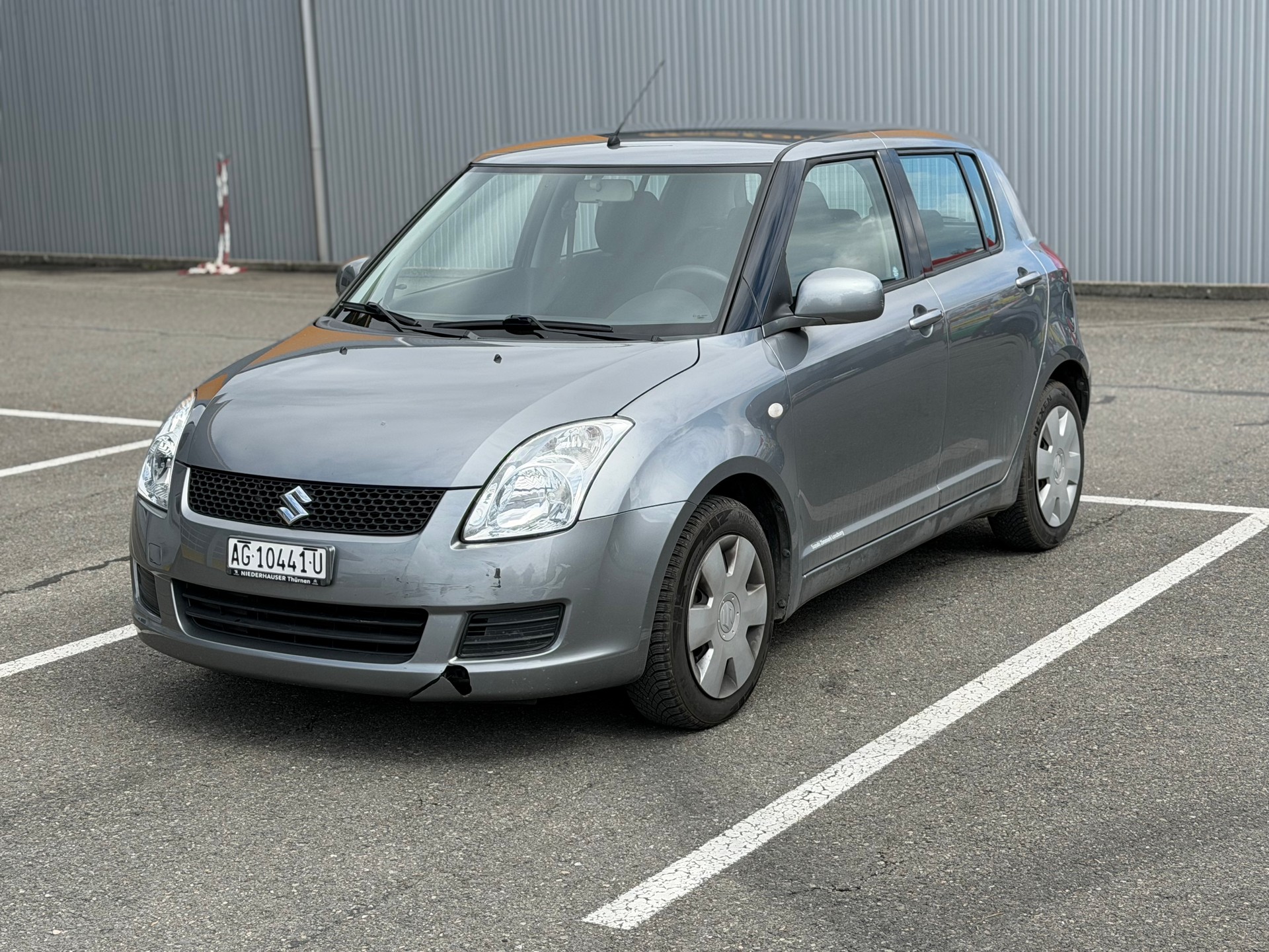 SUZUKI Swift 1.3i 16V GL Top-image-0