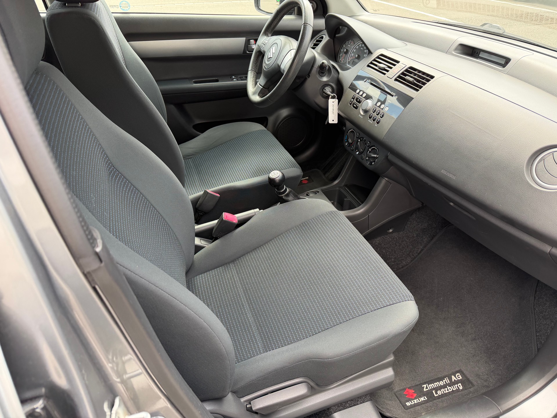 SUZUKI Swift 1.3i 16V GL Top-image-11