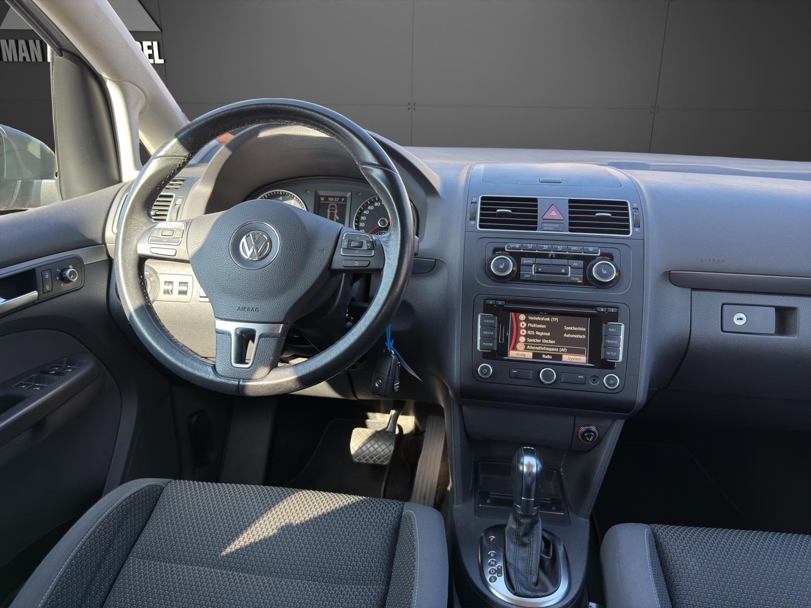 VW Touran 1.4 TSI Highline DSG Rollstuhl Transport möglich-image-9