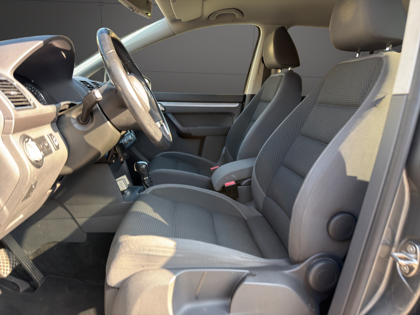 VW Touran 1.4 TSI Highline DSG Rollstuhl Transport möglich-image-7