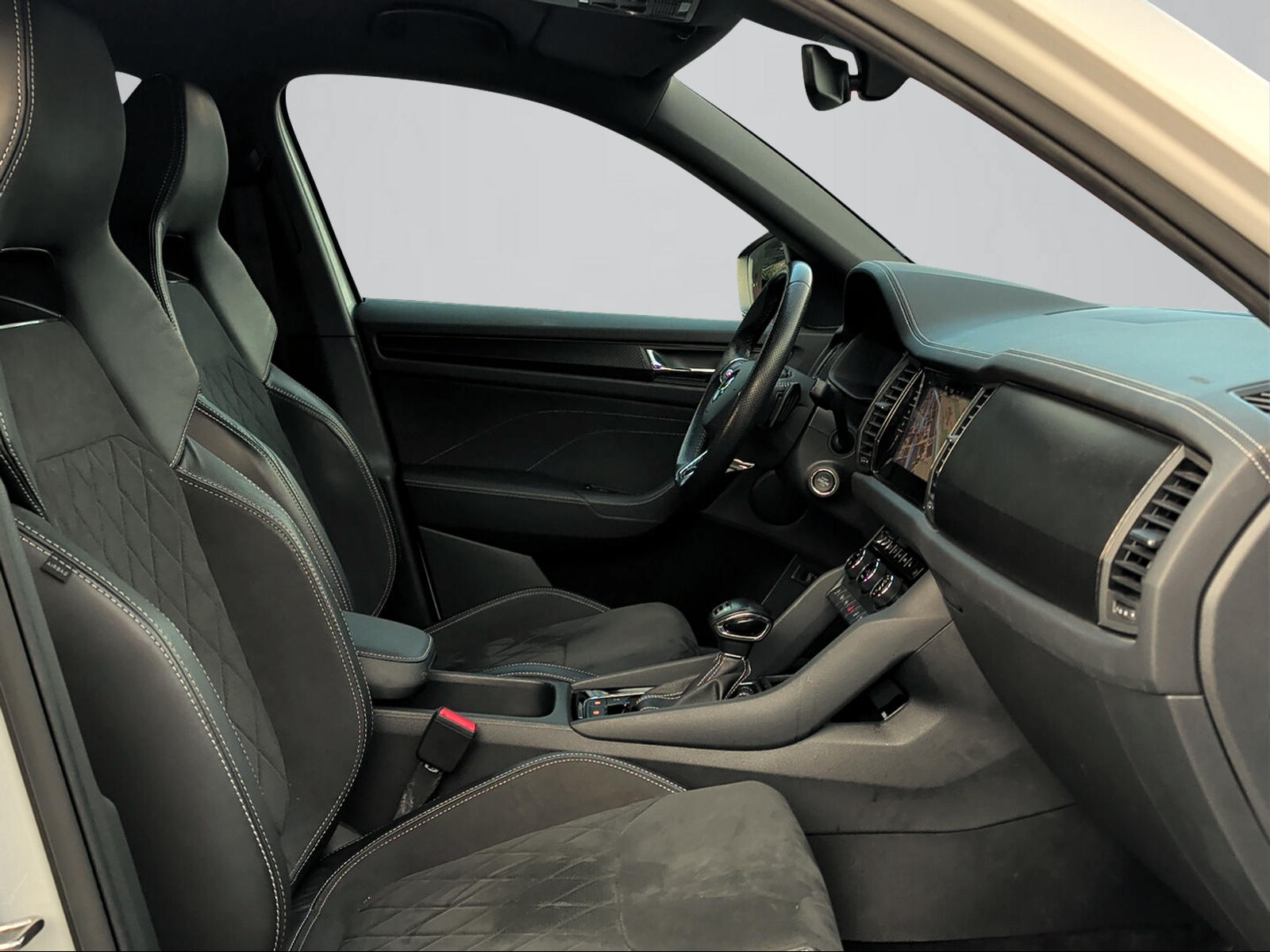 SKODA Kodiaq 2.0 TSI 4x4 SportLine-image-6