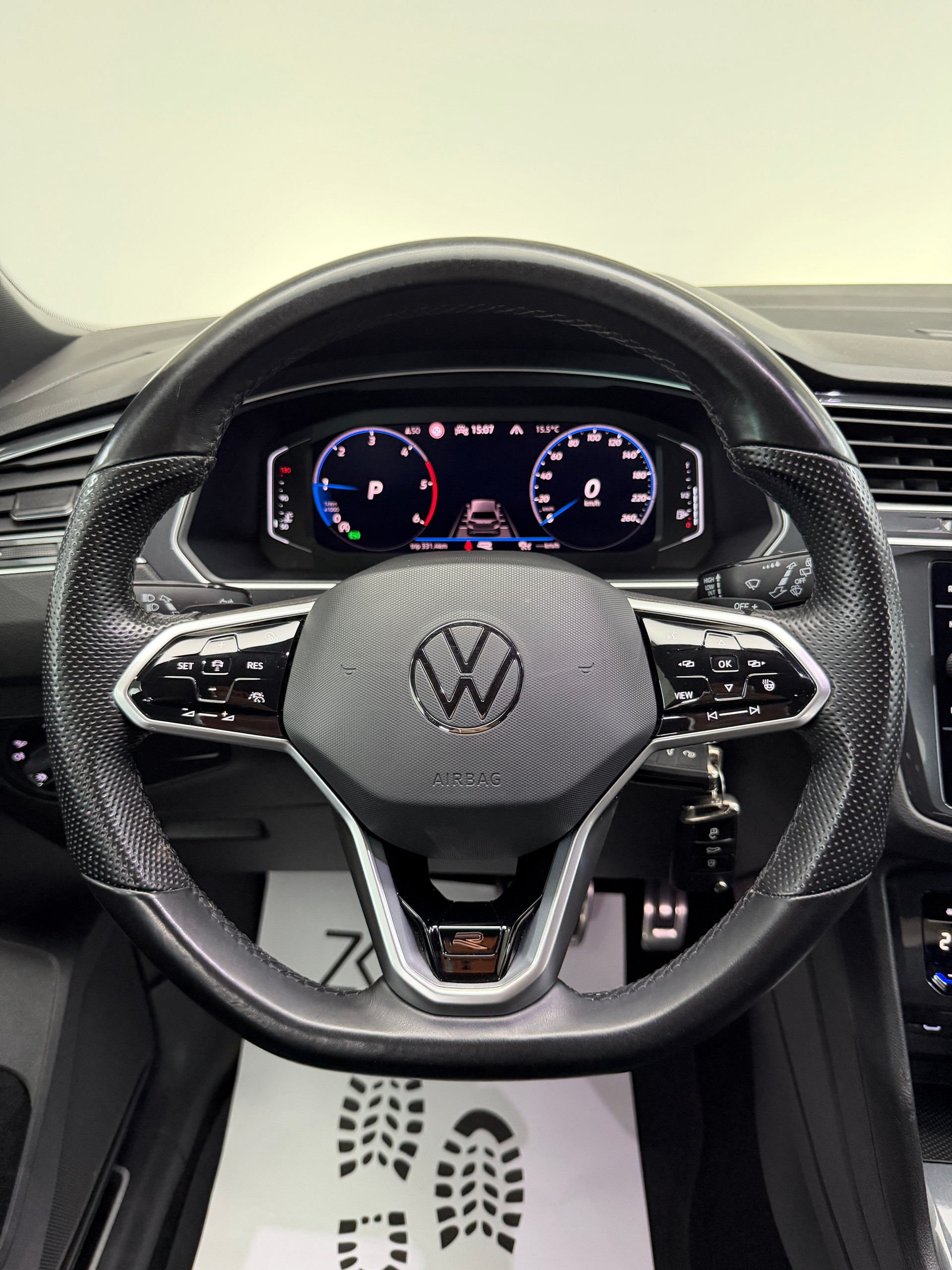 VW Tiguan 2.0 TDI SCR R-Line 200PS NIGHTSHADE BLUE 4Motion DSG / RF-Kamera / Leder / Standheizung / AHK-Schwenkbar /-image-12