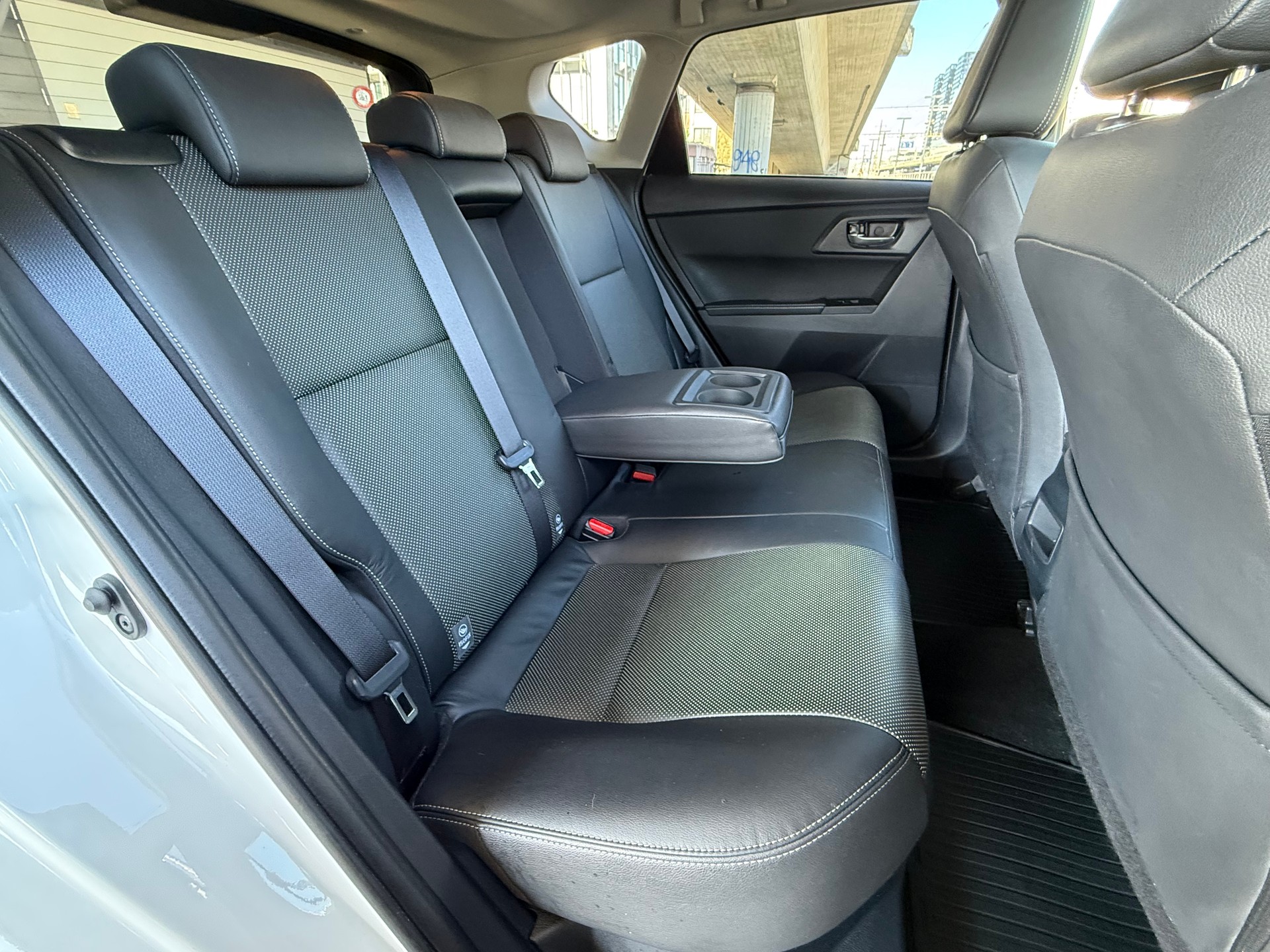 TOYOTA Auris 1.8 HSD Premium e-CVT-image-13