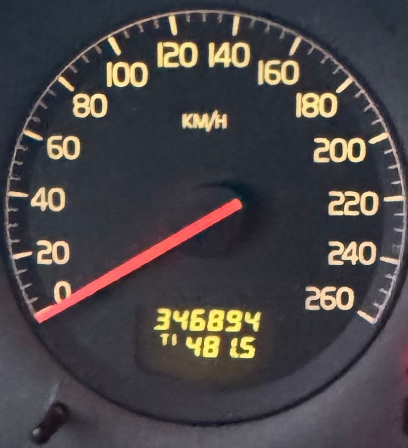VOLVO V70 T5-image-9