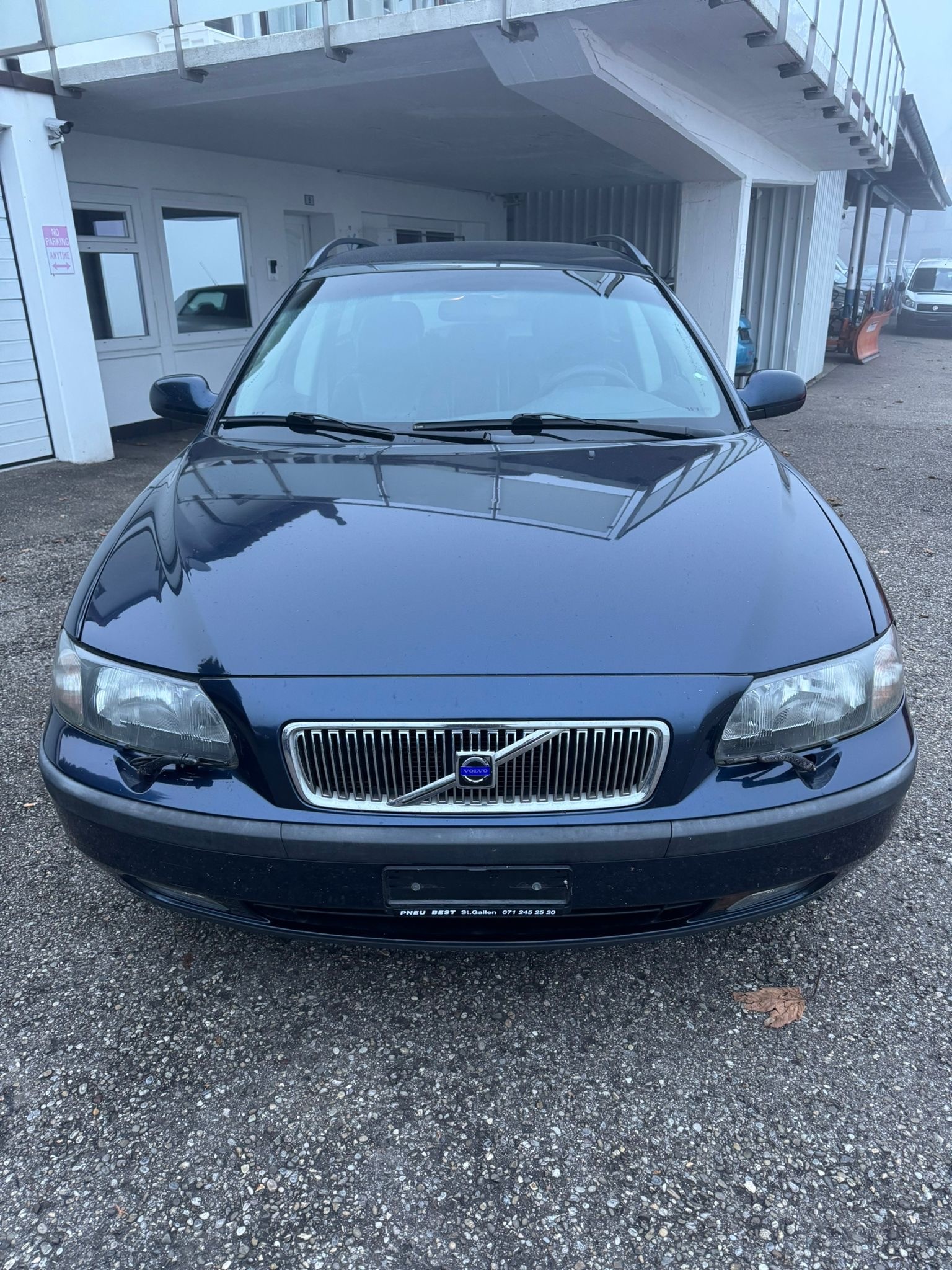 VOLVO V70 T5-image-1