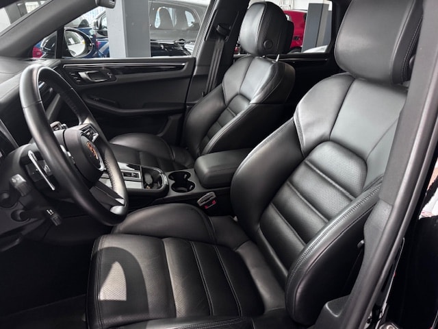 PORSCHE Macan S PDK-image-5