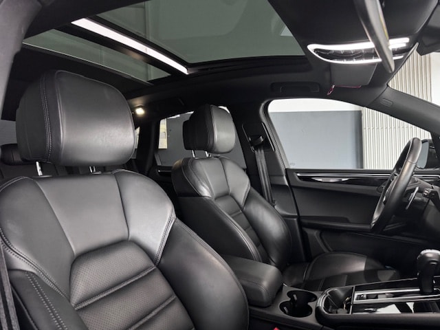 PORSCHE Macan S PDK-image-9