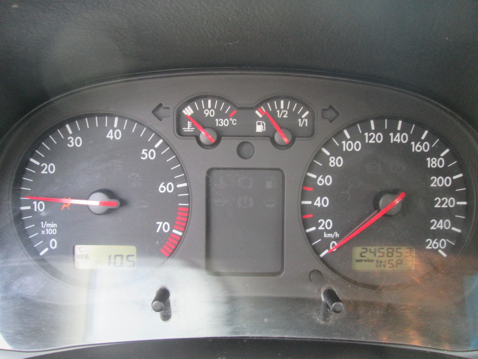 VW Golf 1.8 GTI-image-12