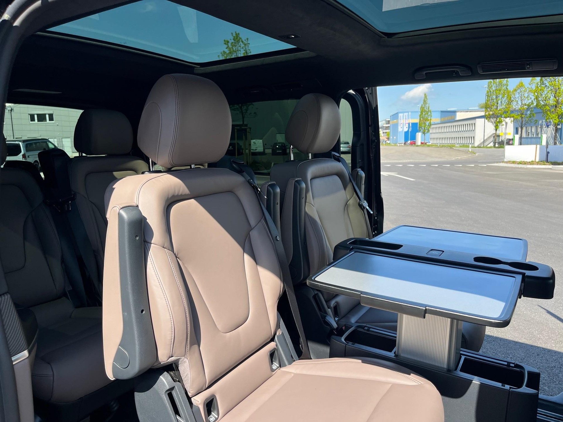 MERCEDES-BENZ V 300 d Swiss Ed. lang 4matic Van-image-16