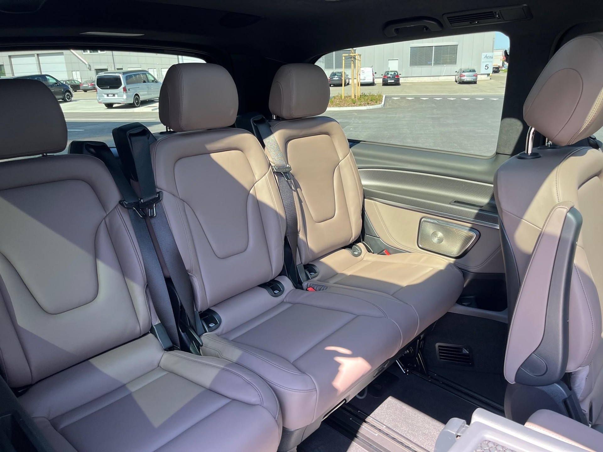 MERCEDES-BENZ V 300 d Swiss Ed. lang 4matic Van-image-15