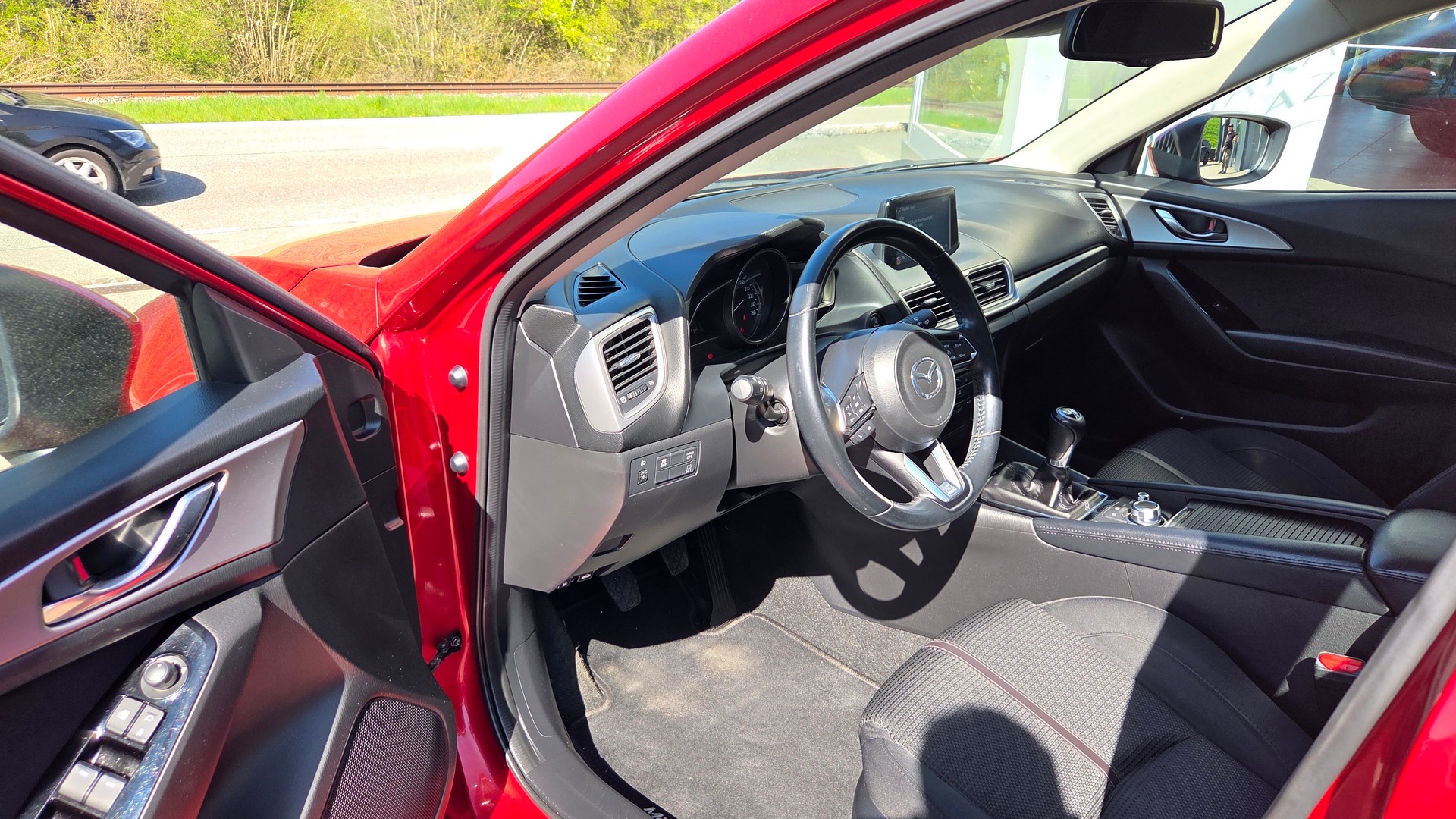 MAZDA 3 SKYACTIV-G 100 Ambition-image-9