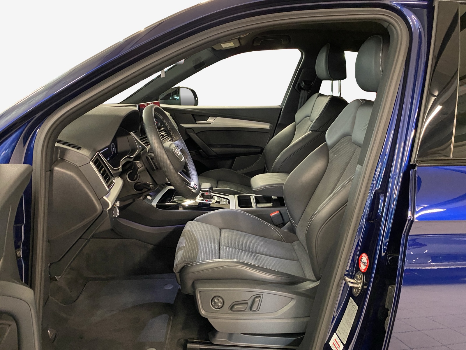 AUDI Q5 Sportback 40 TDI Blackedition quattro S-tronic-image-7