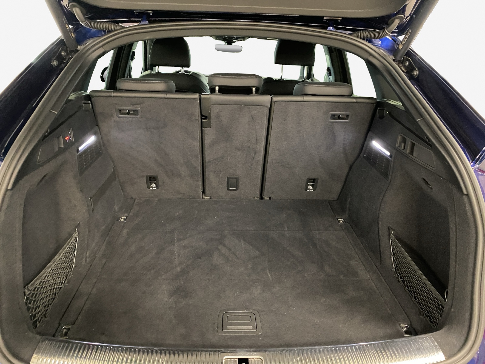 AUDI Q5 Sportback 40 TDI Blackedition quattro S-tronic-image-12