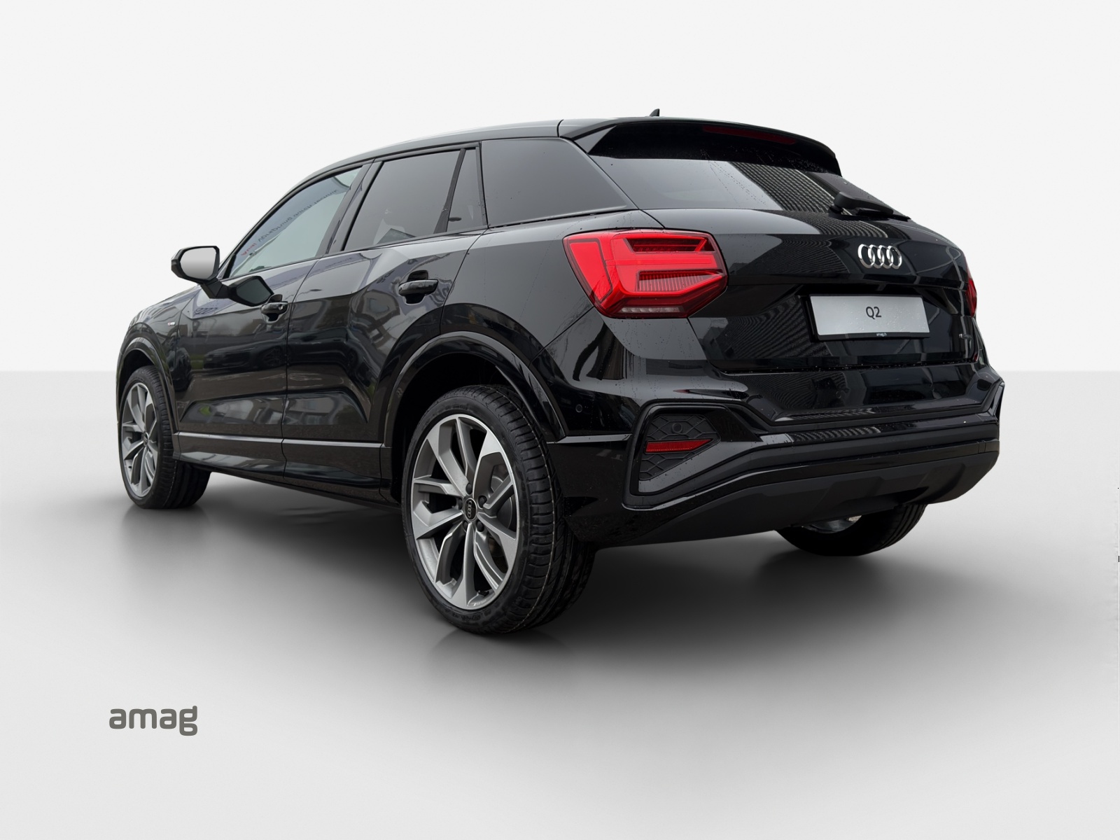 AUDI Q2 40 TFSI S line quattro S-tronic-image-2