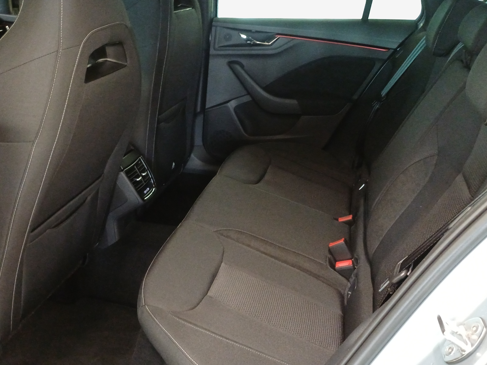 SKODA Kamiq 1.5 TSI Dynamic DSG-image-11