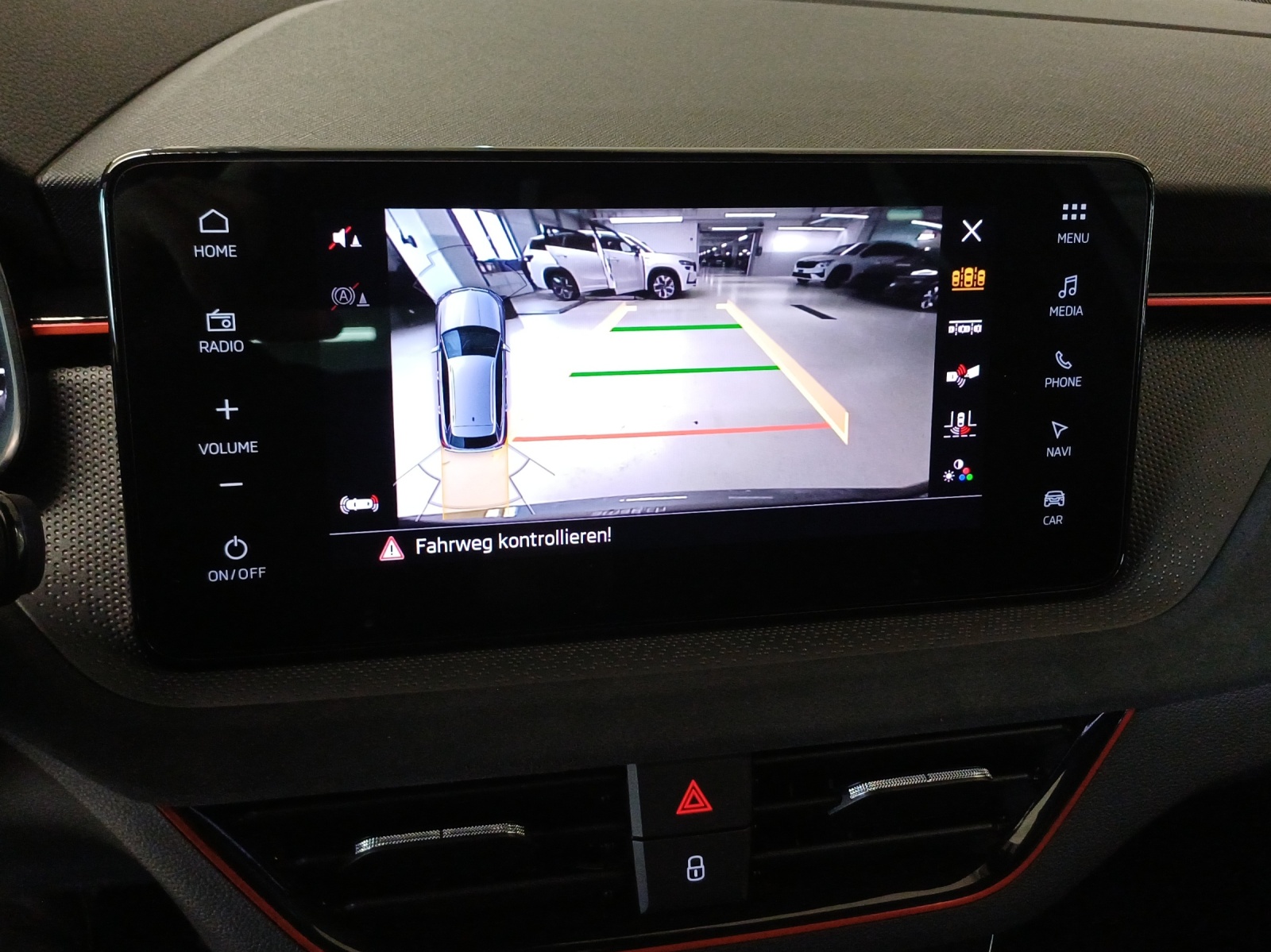 SKODA Kamiq 1.5 TSI Dynamic DSG-image-14