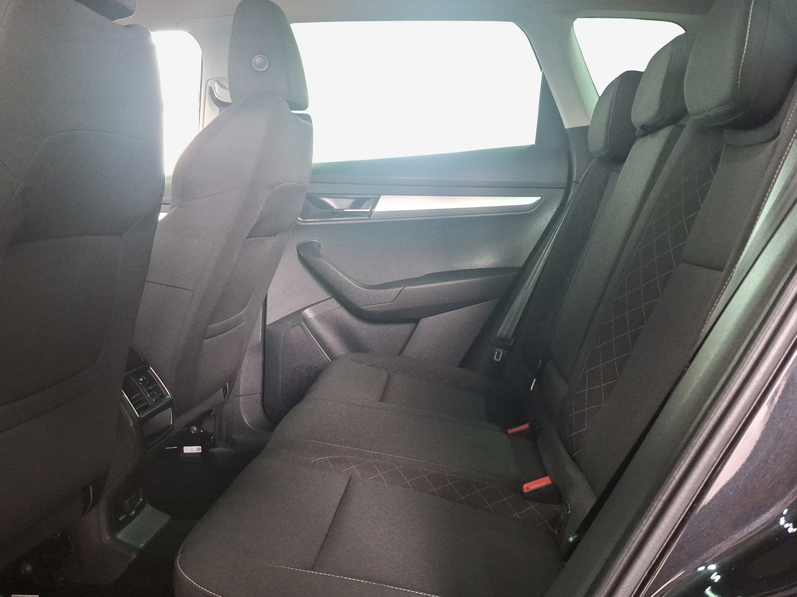SKODA Karoq 2.0 TDI CR Ambition 4x4-image-11