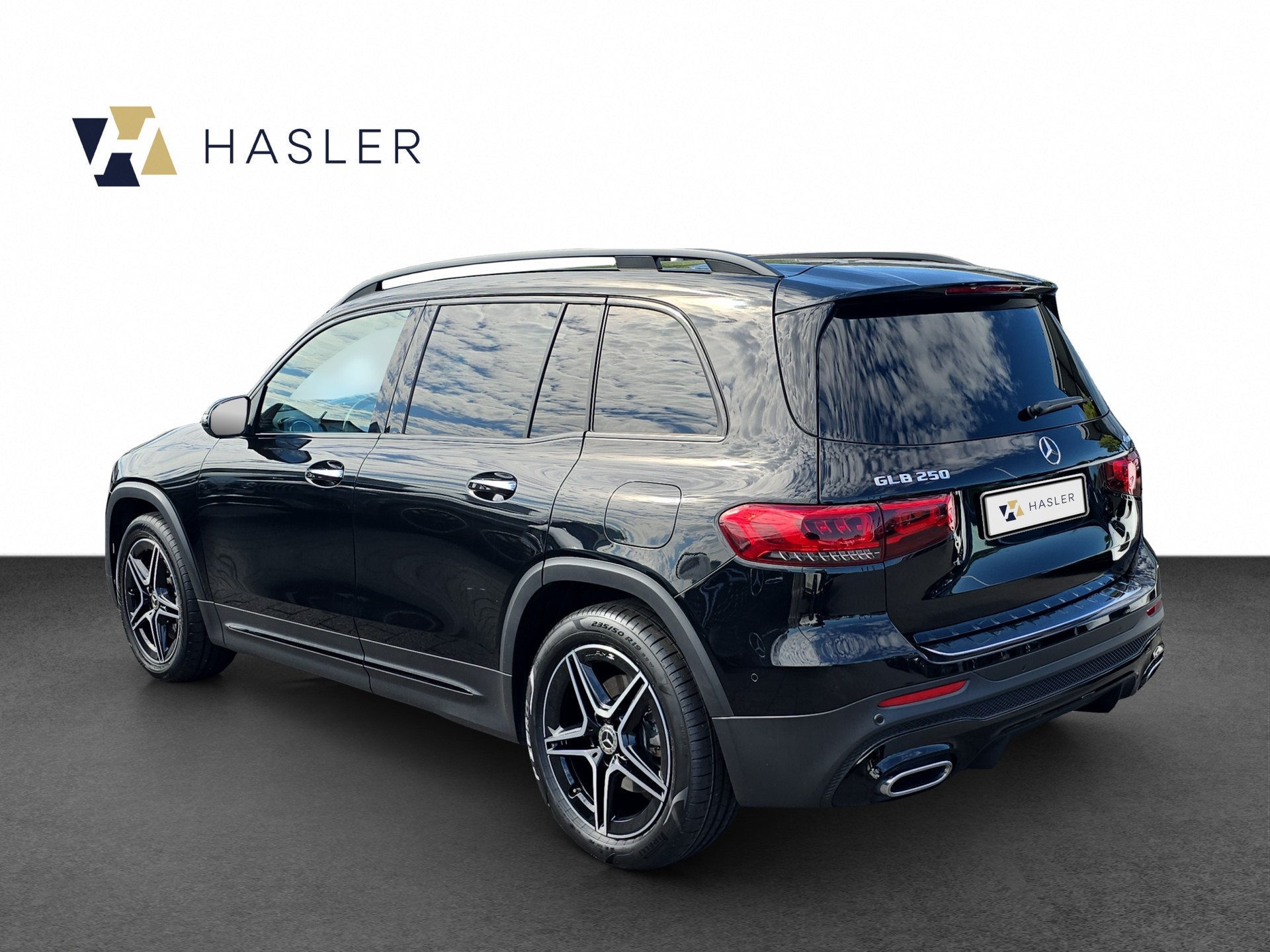 MERCEDES-BENZ GLB 250 4Matic AMG Line 8G-Tronic-image-3
