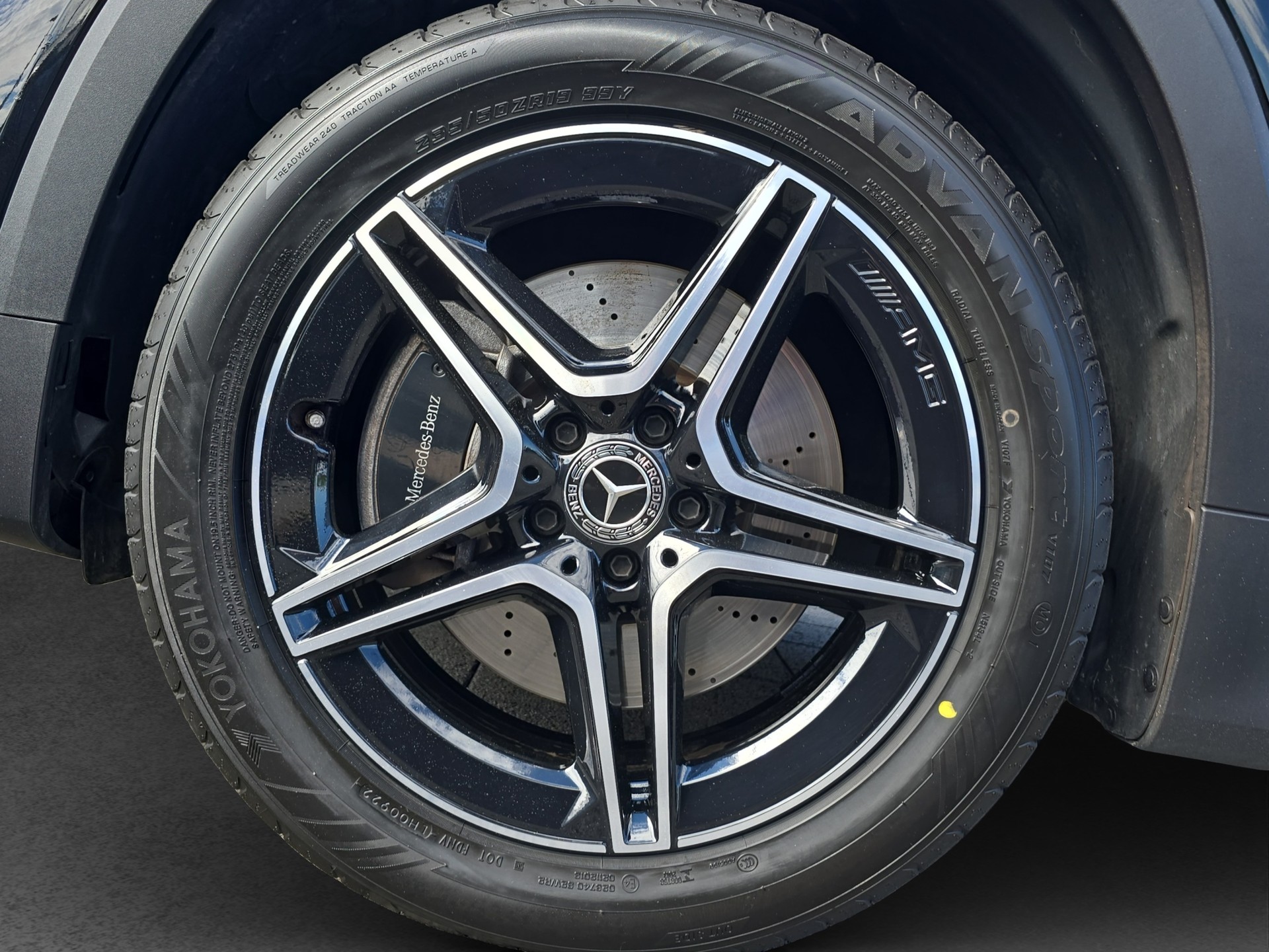 MERCEDES-BENZ GLB 250 4Matic AMG Line 8G-Tronic-image-11