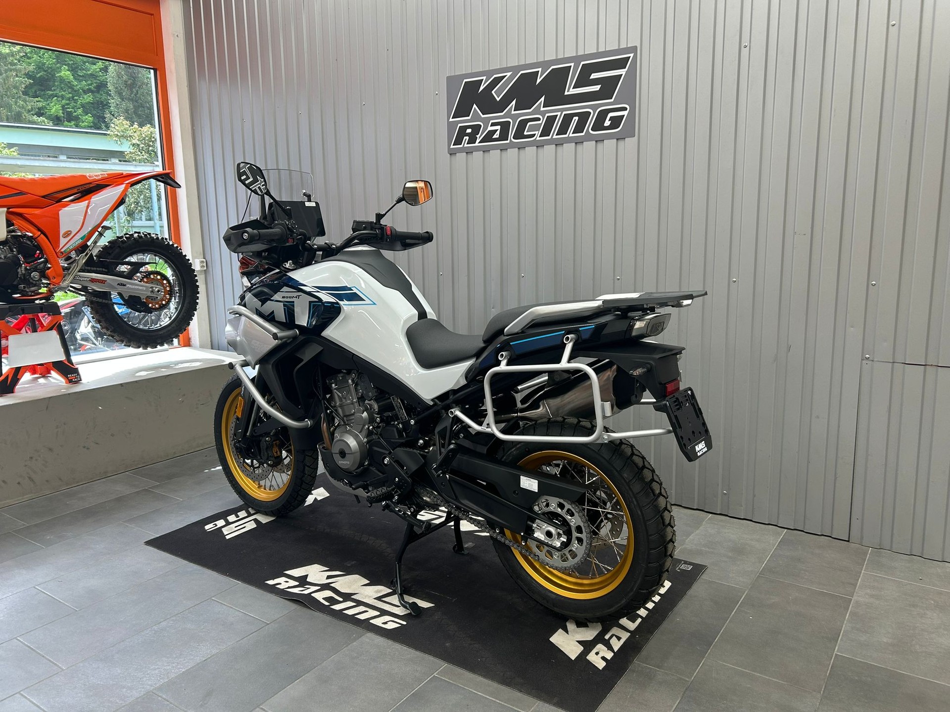 CF MOTO 800 MT Explore-showroom-element-3