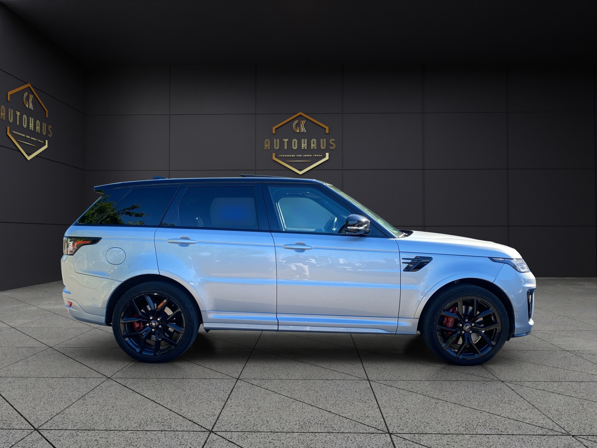 LAND ROVER Range Rover Sport 575 5.0 V8 S/C SVR Carbon Automatic-image-6