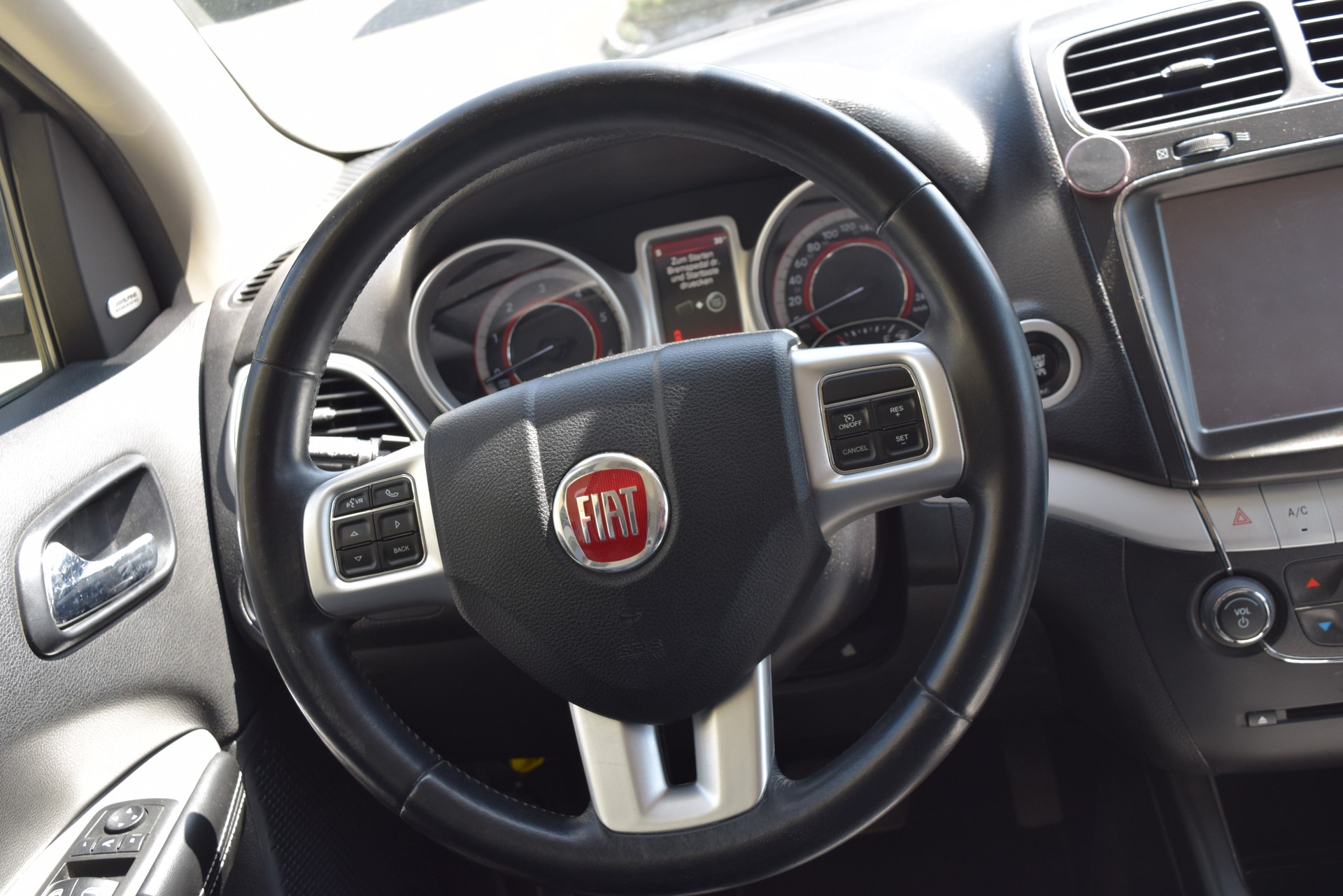 FIAT Freemont 2.0 MJ Lounge AWD Automat-image-13