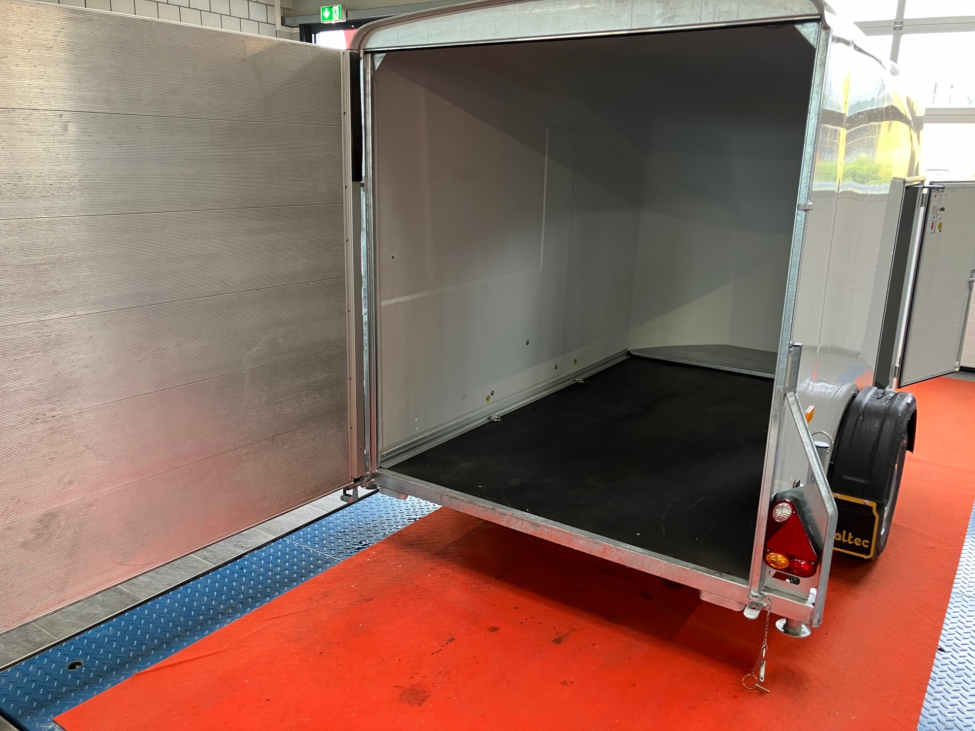 CHEVAL LIBERTE AERO Cargo 1300-image-6