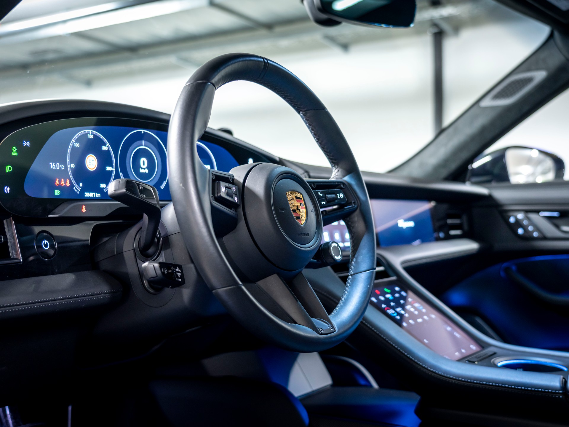 PORSCHE Taycan Turbo S-image-12