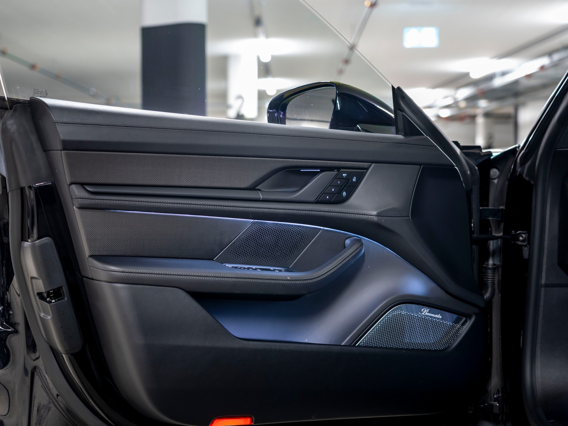 PORSCHE Taycan Turbo S-image-22