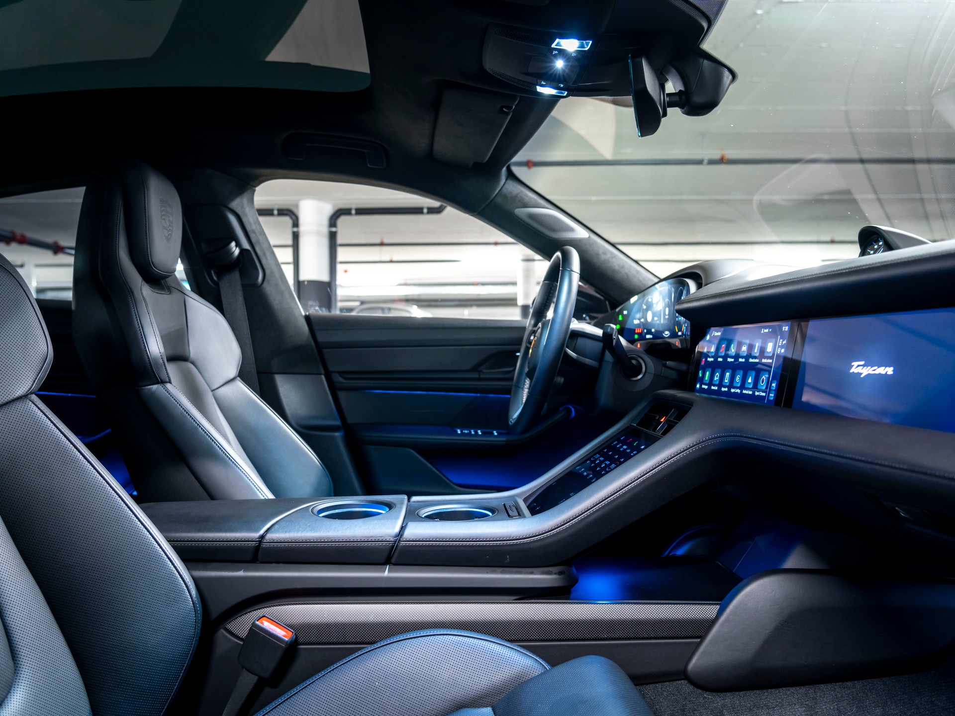 PORSCHE Taycan Turbo S-image-17