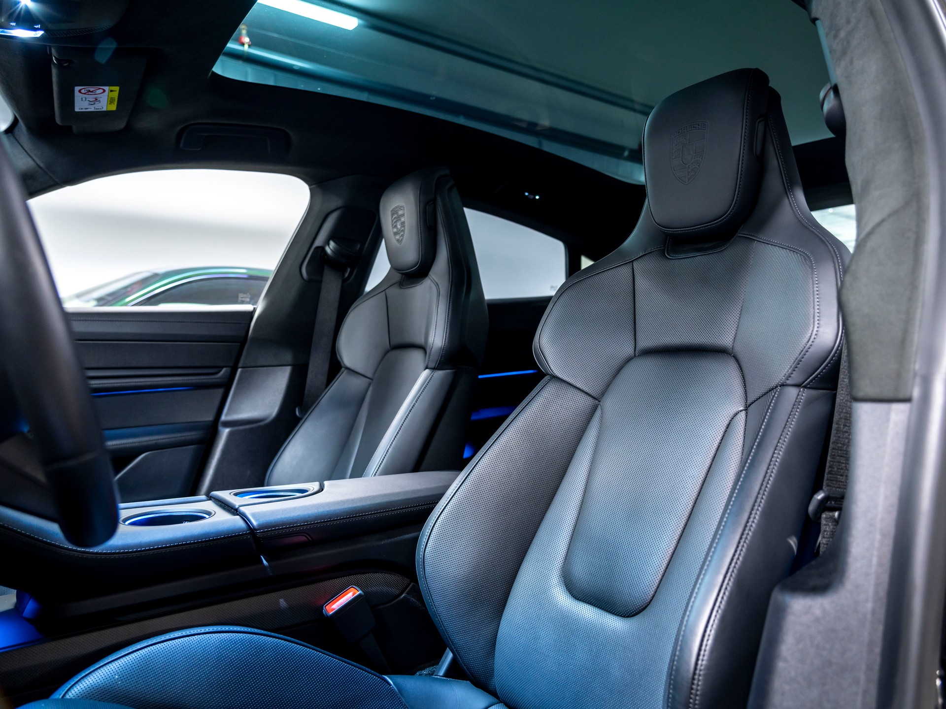 PORSCHE Taycan Turbo S-image-14